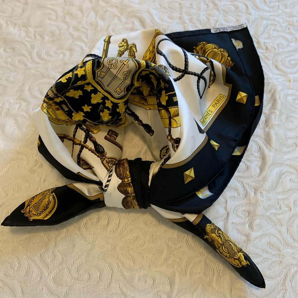 Hermes Les Cles (the keys) silk scarf 90x90 cm